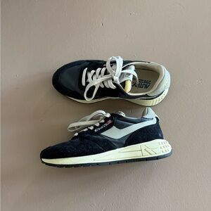 Black Autry Reelwind Low sneakers